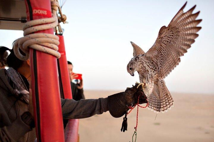 Enjoy Hot Air Balloon Ride, Vintage Land Rover Ride & Breakfast and Falcon Show