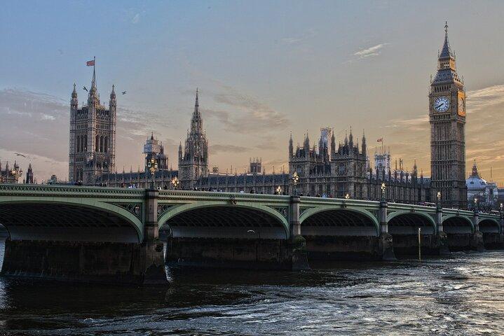 Layover Tour of London from LHR Executive Luxurious Vehicle Private Tour
