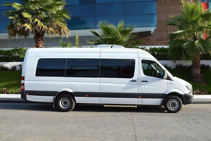 Shared Transportation From Cancun Airport to Playa Mujeres