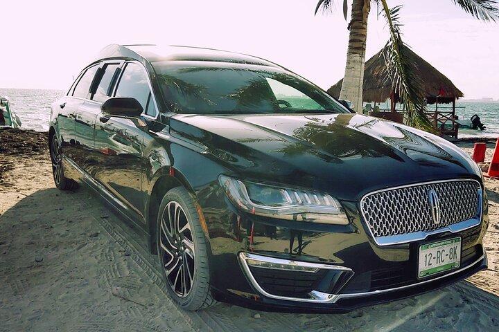 Lincoln Stretch Limousine with Wi Fi on board