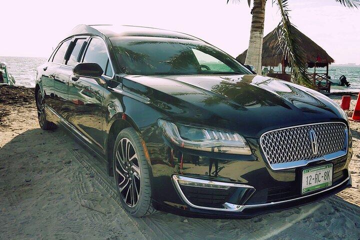 Lincoln Stretch Limousine with Wi Fi on board