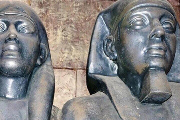 Small-Group Day Tour to Giza Pyramids, Egyptian Museum and Bazaar from Cairo