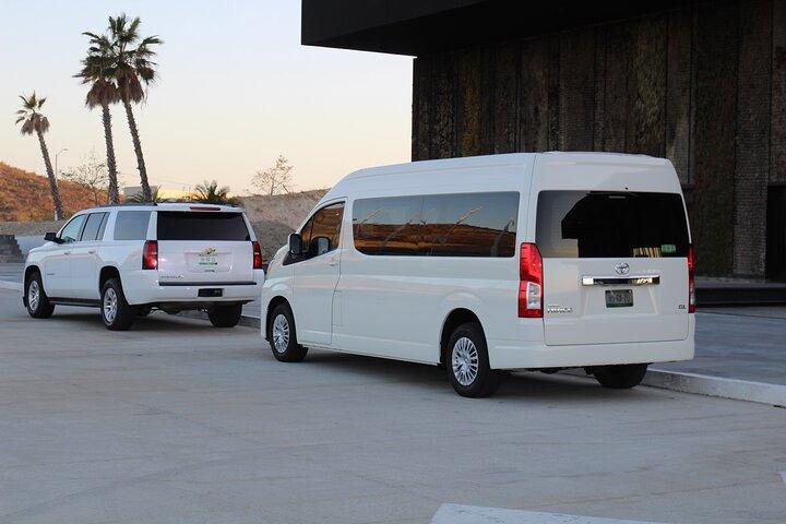 Private Roundtrip Airport Transfer: SJD to Los Cabos - up to 13
