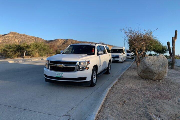 Private Roundtrip Luxury SUV Transfer: Los Cabos (SJD) Airport