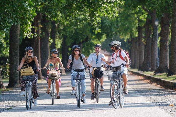 Lucca Bikes and Bites with food tastings for Small Groups or Private