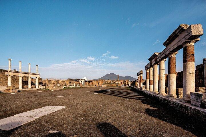 Amalfi Coast: Pompeii Small Group with Skip the Line Tickets