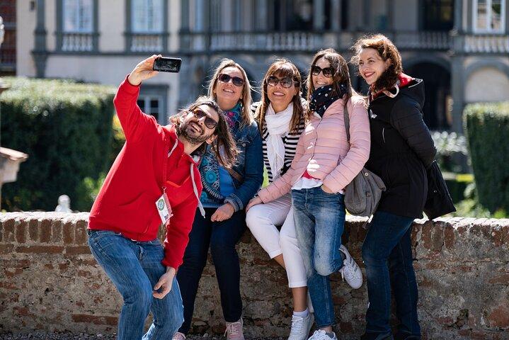 Lucca Aperitivo evening walk with food and wine for Small Groups