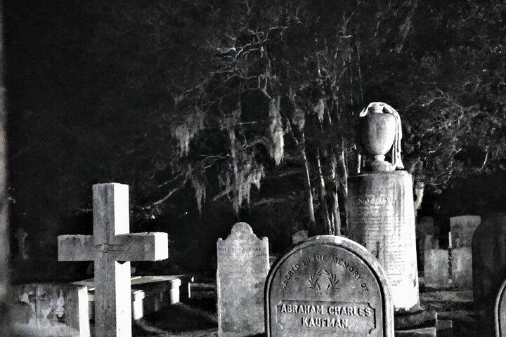 Charleston Dark History & Ghost Tour with Adam