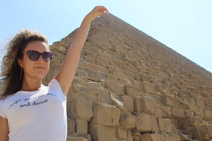 Private Full-day Guided Tour to Giza Pyramids & Sphinx , Sakkara and Memphis