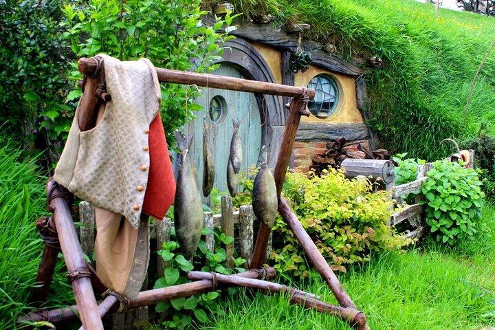Private 3 Day Tour: Hobbiton, Rotorua, Waitomo & Hamilton Gardens
