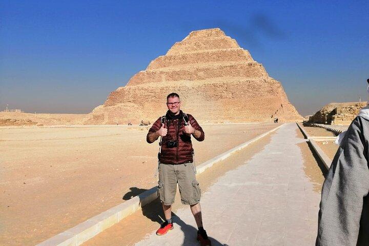 Guided Tour to Giza pyramids, Sakkara and Dahshur