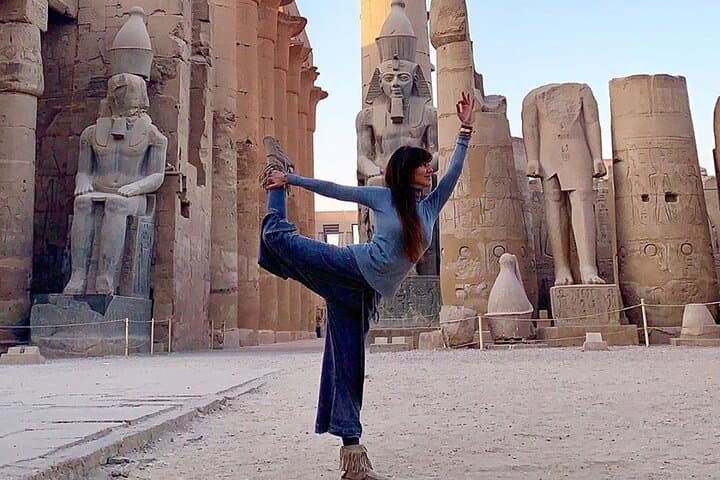 Luxor Layover guided trip East and West banks from luxor Airport