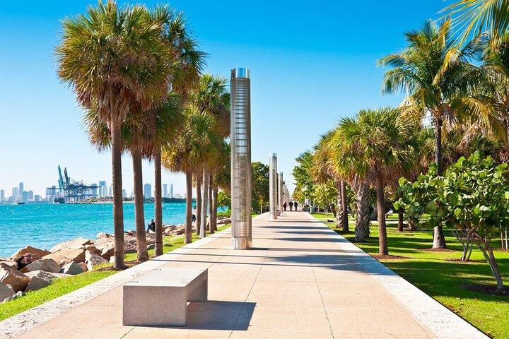 Award-winning Private Group Art Deco & Hidden Gems Bike Tour