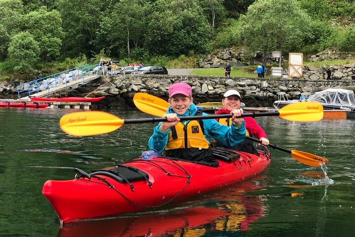 Guided kayak tour "The Seven Sister Tour" on the Geiranger Fjord - 4 h