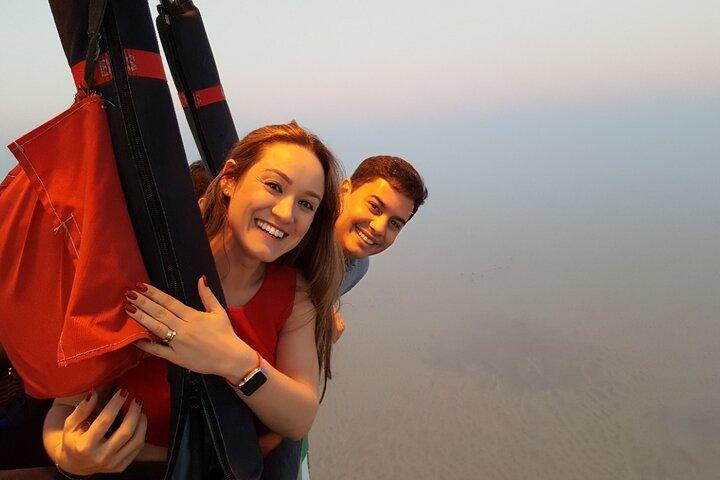 Enjoy Hot Air Balloon Ride, Vintage Land Rover Ride & Breakfast and Falcon Show