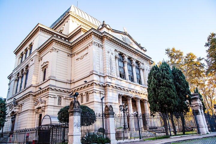 Discover the Jewish Ghetto of Rome on a Small Group Walking Tour