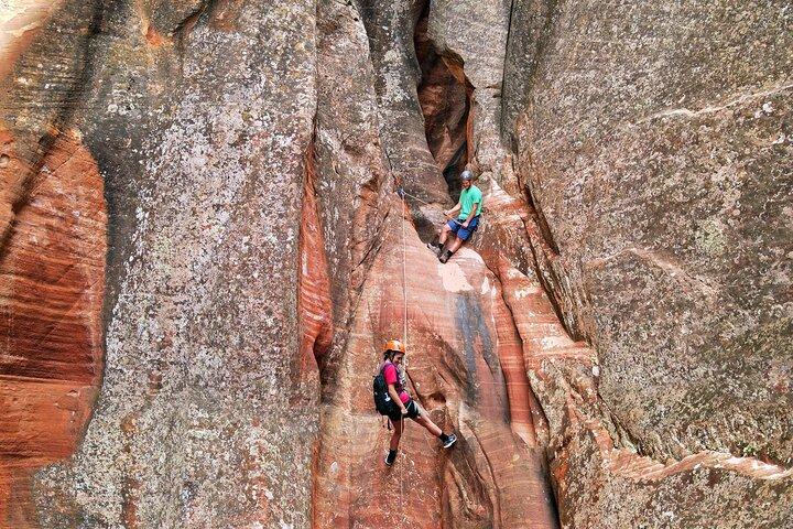 East Zion: Coral Sands Half-day Canyoneering Tour