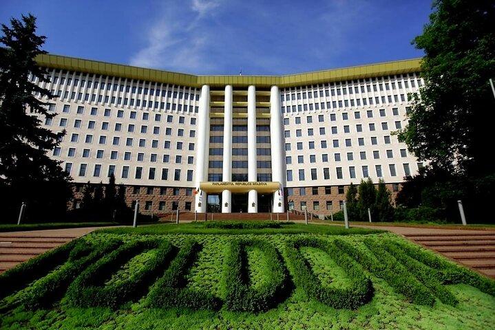 2.5 hours Walking City tour Chisinau private