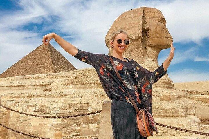 guide on site half Day tour to Pyramids Of Giza from Cairo