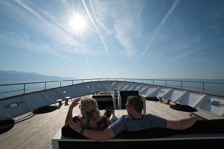 From Luxor:8-Night Luxury Nile River Cruise & Hot Air Balloon