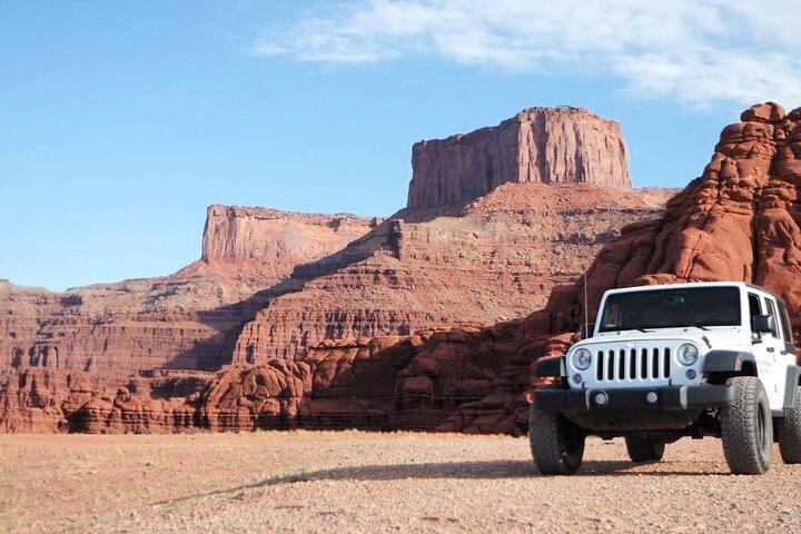 Canyonlands NP. Backcountry Morning or Afternoon 4X4 JEEP