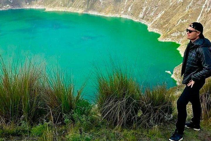 Daydream in Quilotoa: Laguna's Enchanting Embrace Awaits