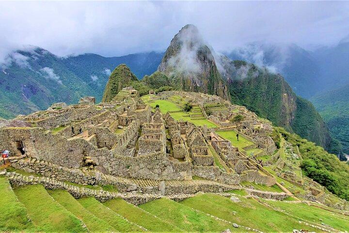 2D1N Sacred Valley of the Incas, Peruvian Cuisine, and Machu Picchu Tour