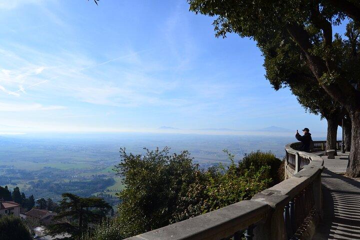 Walking Tour in Cortona