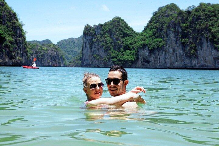 ATHENA PREMIUM CRUISE Halong bay Lan ha bay
