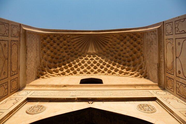 Wagah Border & Top 12 Attractions: Lahore Full Day Private Guided Trip