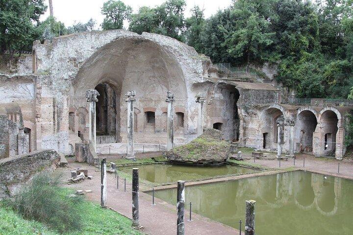Private Walking Tour in Villa Adriana and Villa d'Este