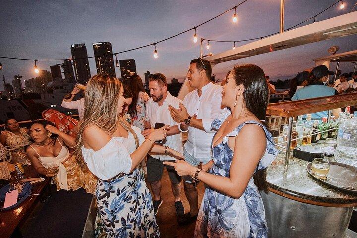 Dinner cruise on Cartagena's bay with Sibarita Master