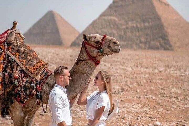 Giza Pyramids & Egyptian Museum Private Day Tour
