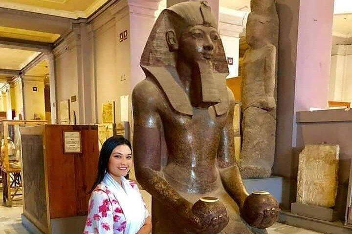 Giza Pyramids & Egyptian Museum Private Day Tour