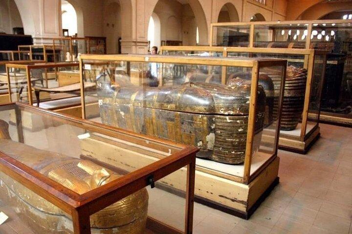 Private Day Tour at Pyramids of Giza & Egyptian Museum