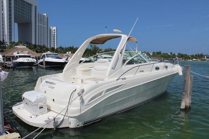Cancun Bay Private 2-Hour on a Luxury Yacht