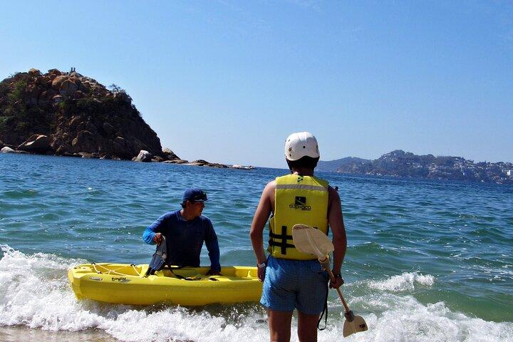 Kayaks Tour to El Morro Islet