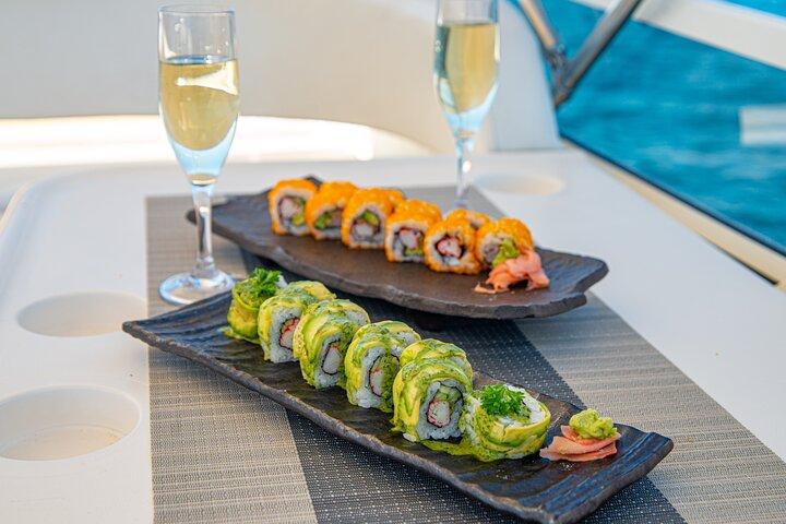 Luxury 42' Yacht Tour in Cabo for Snorkeling and Sunset