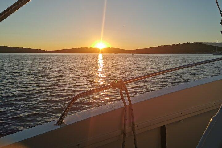 Rent a luxury speed boat for great fun on this Elaphiti Islands tour