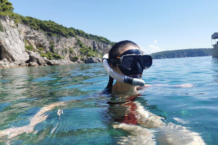 Rent a luxury speed boat for great fun on this Elaphiti Islands tour