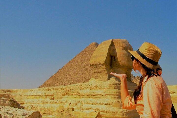 Private Tour to Giza Pyramids with 30 Minutes Camel Ride and Lunch