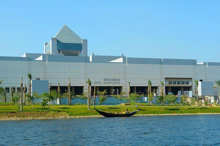 Cairo National and Egyptian Antiquities Museum Tour with Lunch