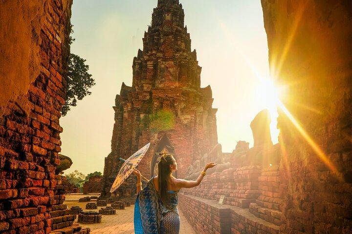Bangkok Private Car: Ayutthaya Mahathat, Wat Chai & Market (8h)