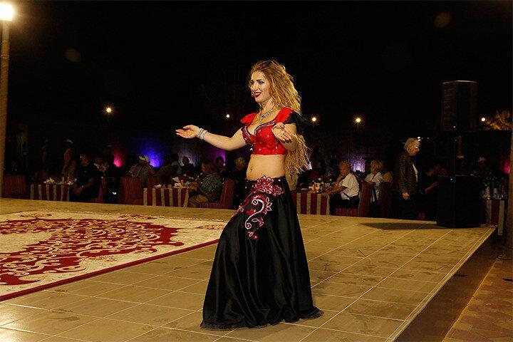 Sunset Desert Safari Dubai with Belly Dance & BBQ Dinner