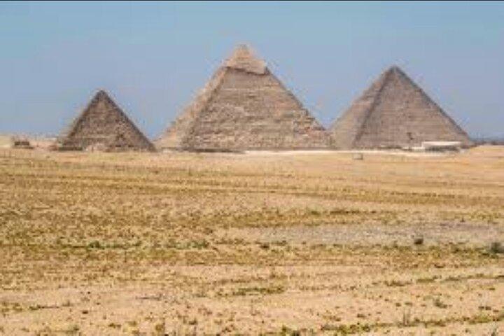 From Cairo: Giza Pyramids, Sphinx, Saqqara, Dahshur & Lunch