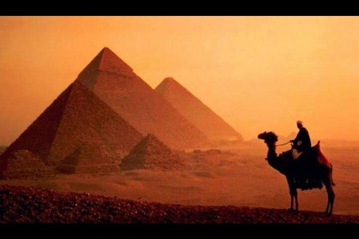 From Cairo: Giza Pyramids, Sphinx, Saqqara, Dahshur & Lunch