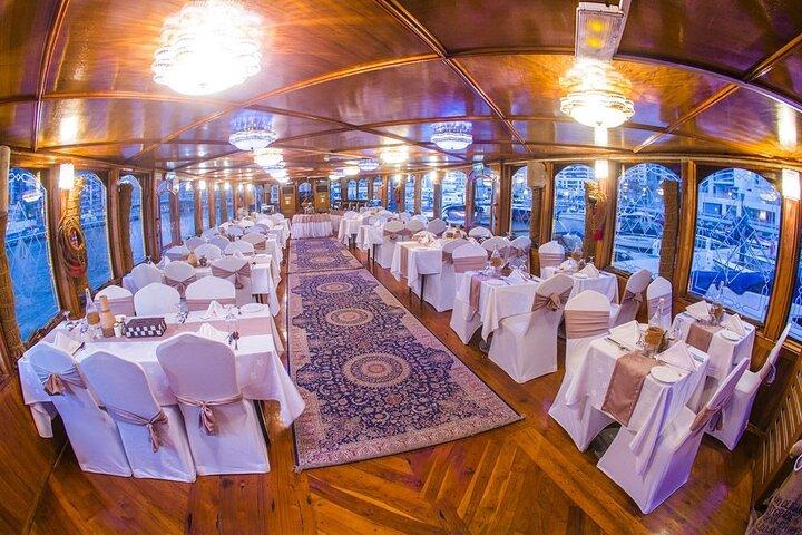 Dubai Creek Dhow Cruise Dinner