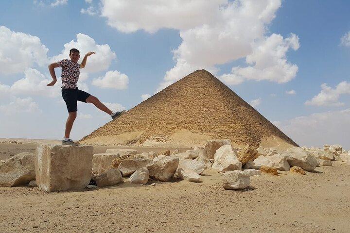 Cairo: Giza Pyramids ,Sphinx , Sakkara & Egyptian Museum Private Day Tour