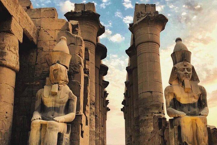 5-Day Private Giza Pyramids, Luxor and Abu Simbel Tour with Roundtrip Transfers