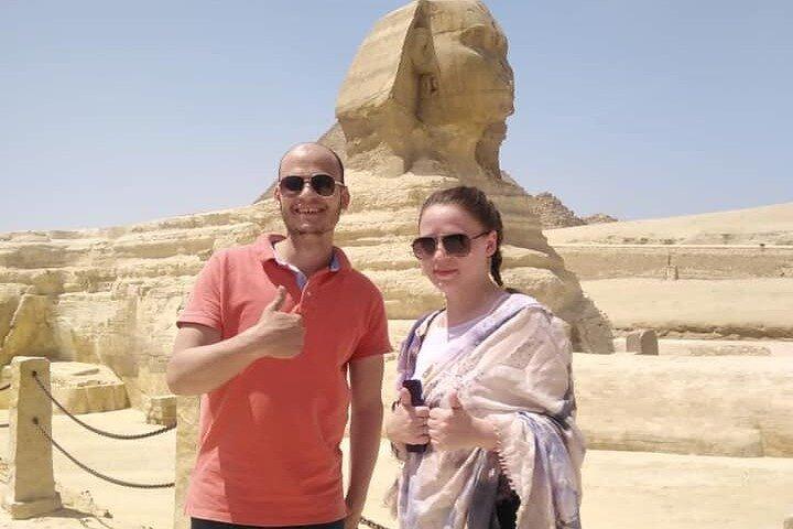 Private Tour Giza Pyramids with Shopping and Dinner Nile Cruise